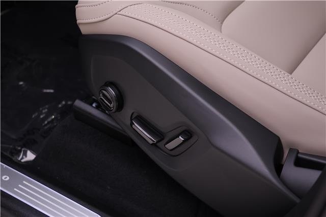 2026 Volvo XC90 Plus photo 13
