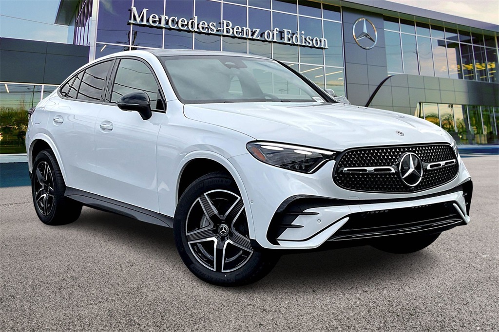 2026 Mercedes-Benz GLC Coupe GLC 300's photo