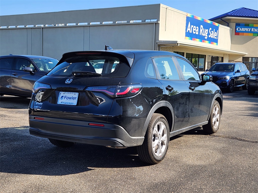 2025 Honda HR-V LX photo 4