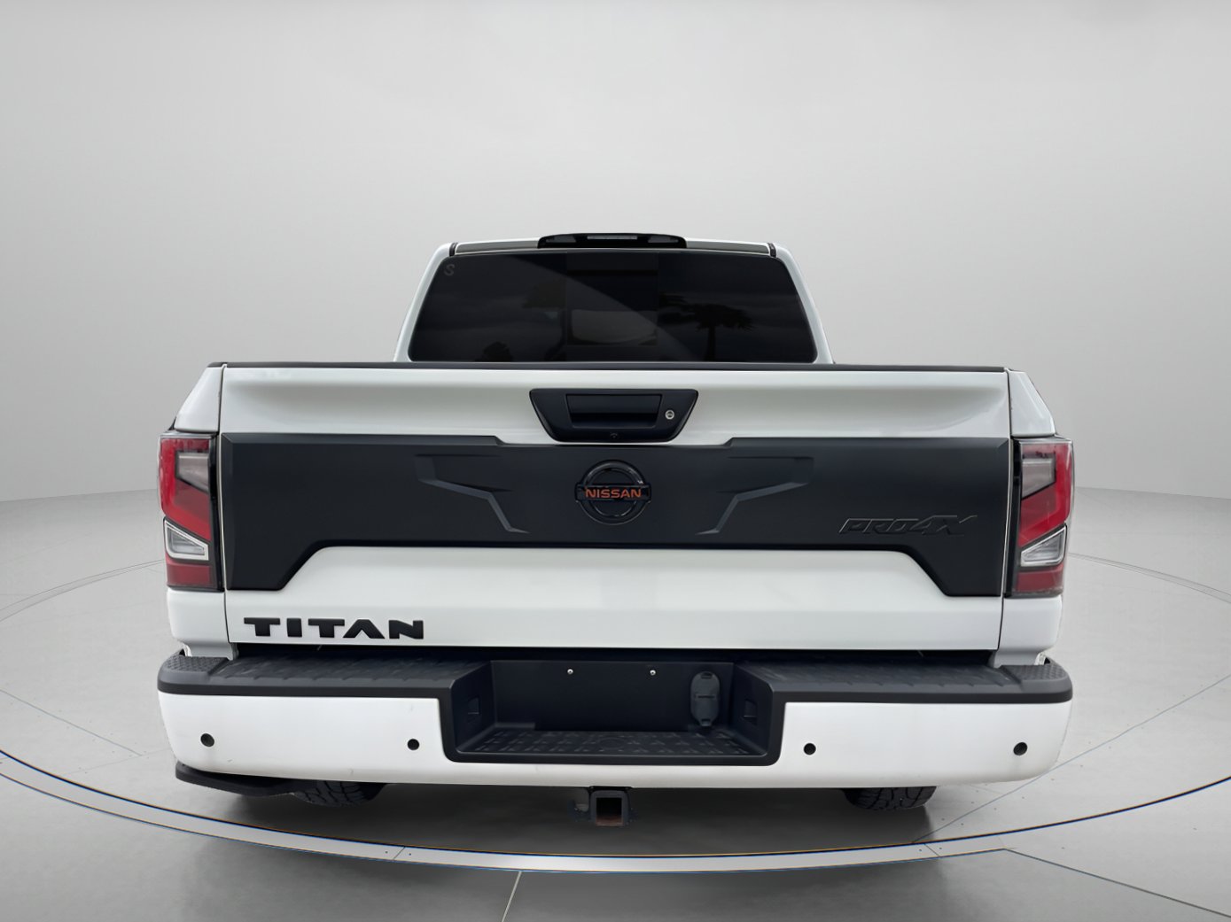 2020 Nissan Titan PRO-4X Crew Cab photo 4