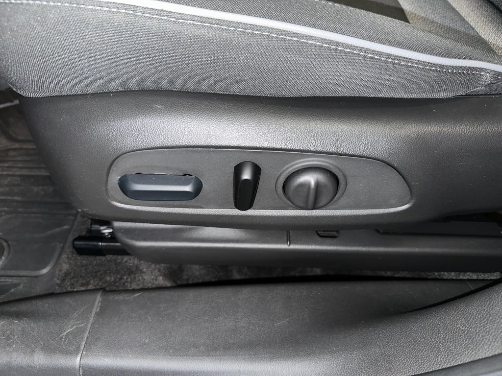 2023 Chevrolet Trailblazer LT photo 3