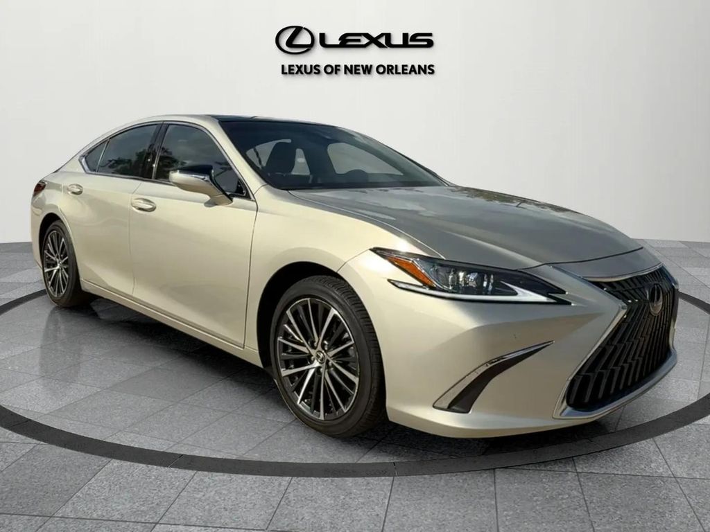 2024 Lexus ES 350's photo
