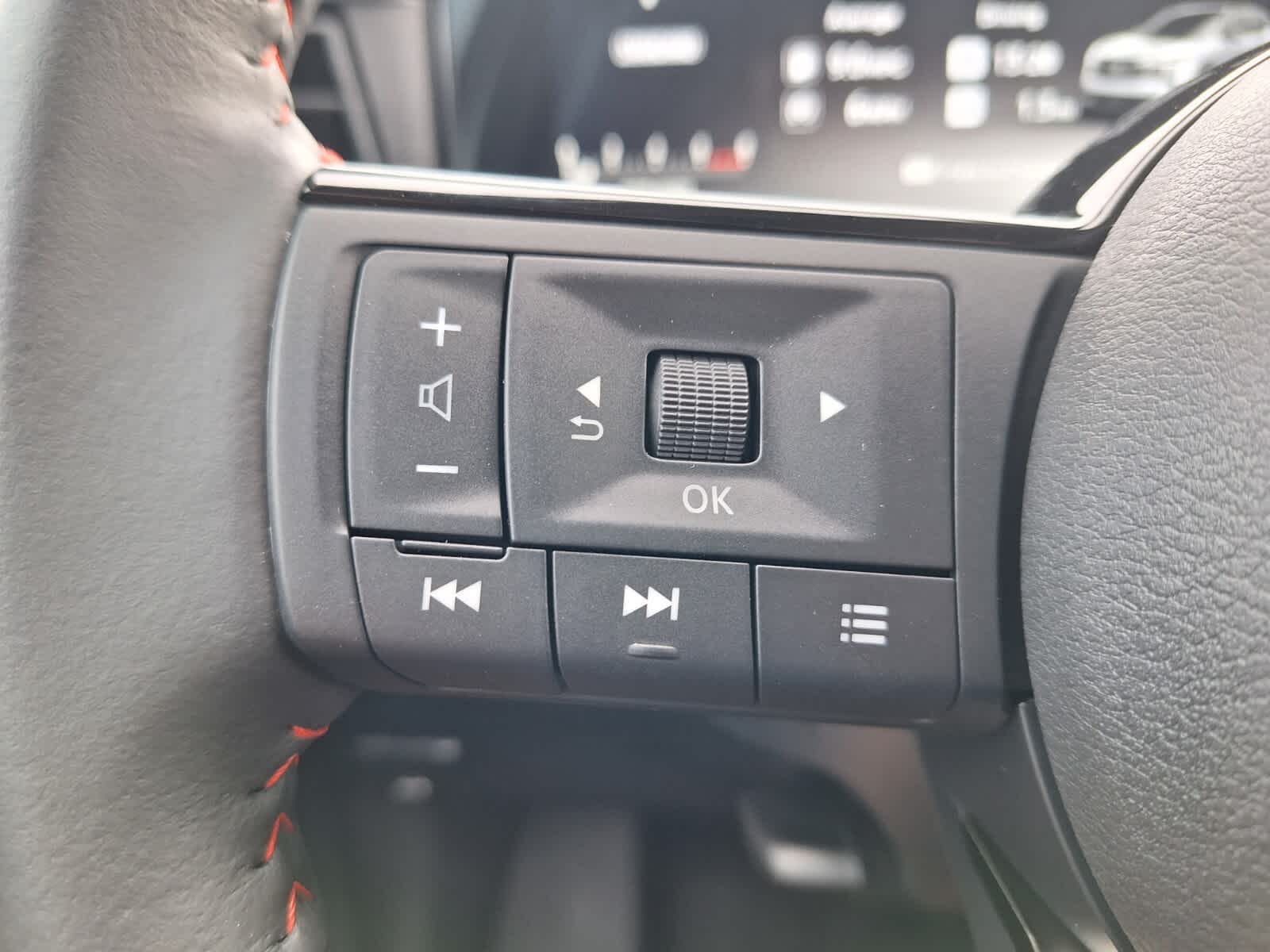2026 Nissan Kicks SR photo 13