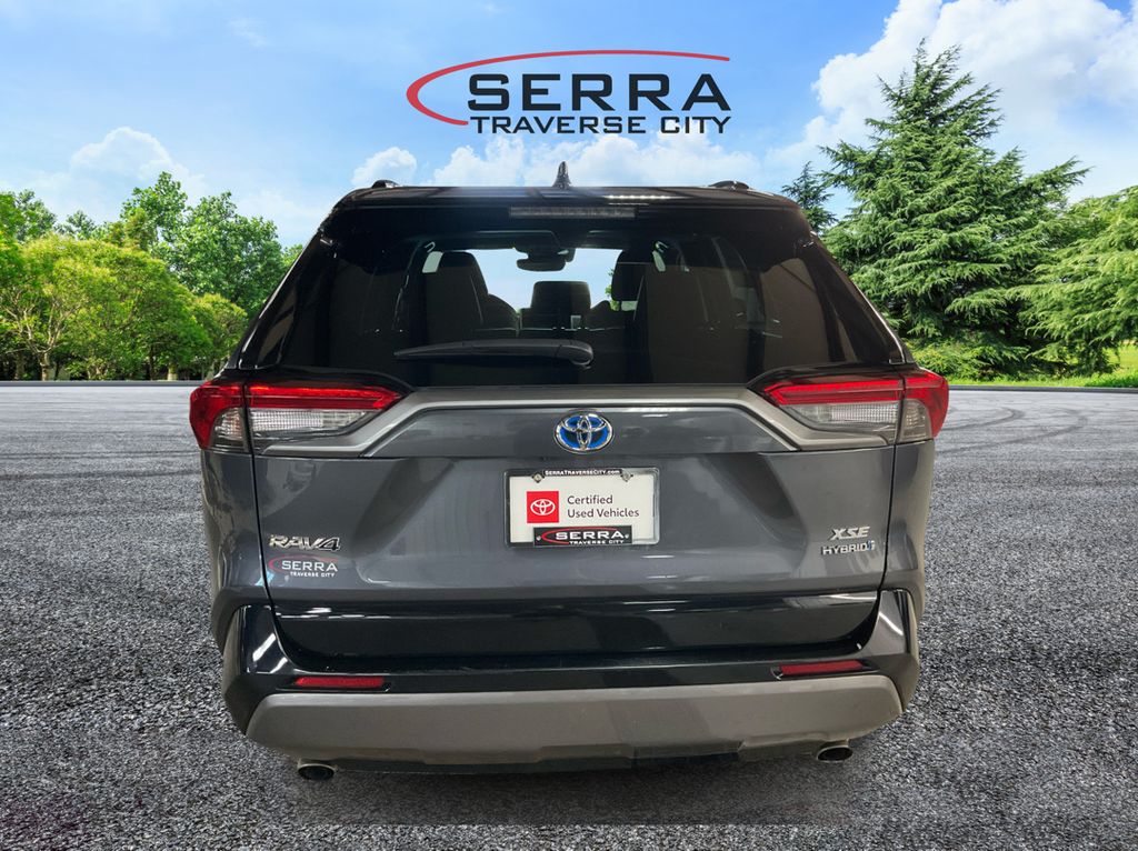 2020 Toyota RAV4 Hybrid XSE photo 3