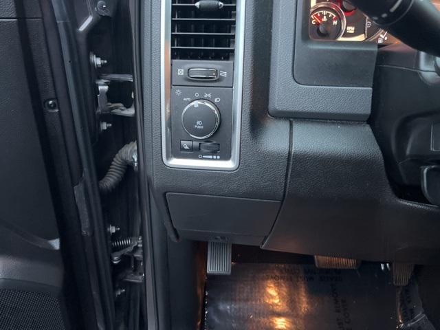 2019 Ram 1500 Classic SLT photo 27