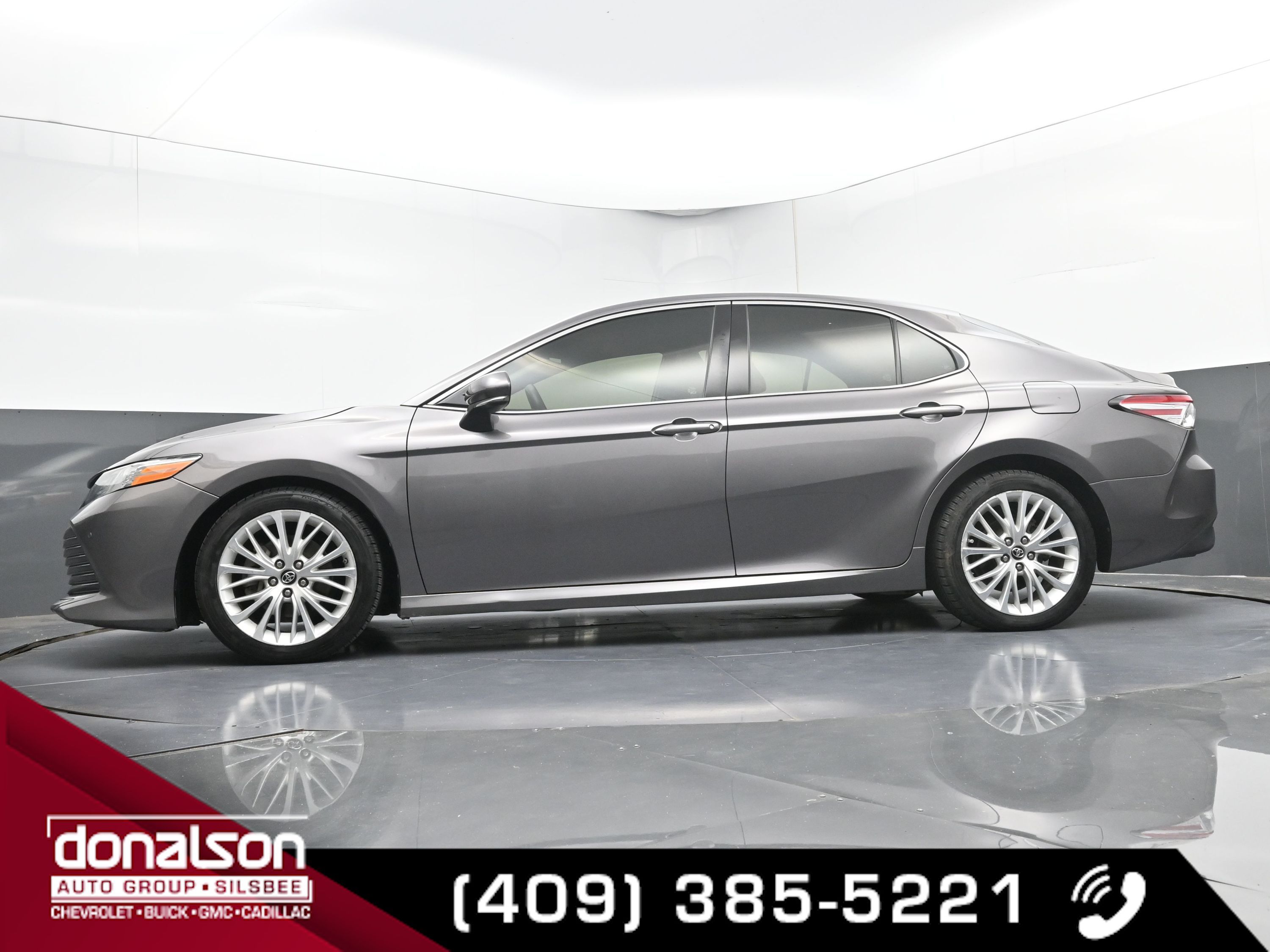 2018 Toyota Camry LE photo 14