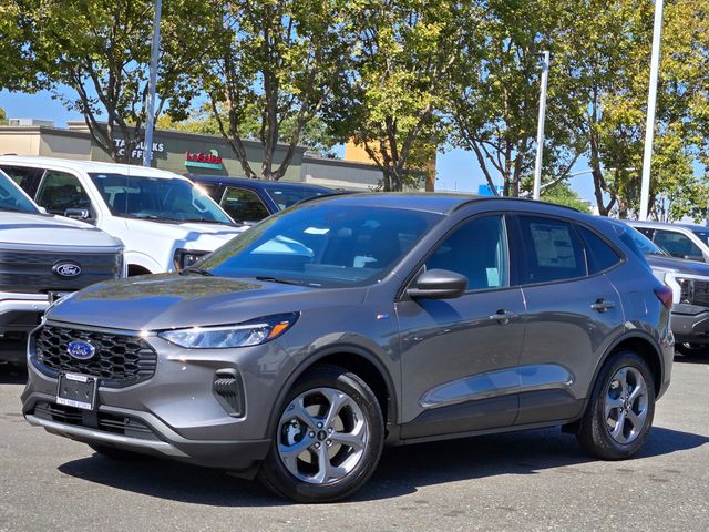 2025 Ford Escape ST-Line photo 2