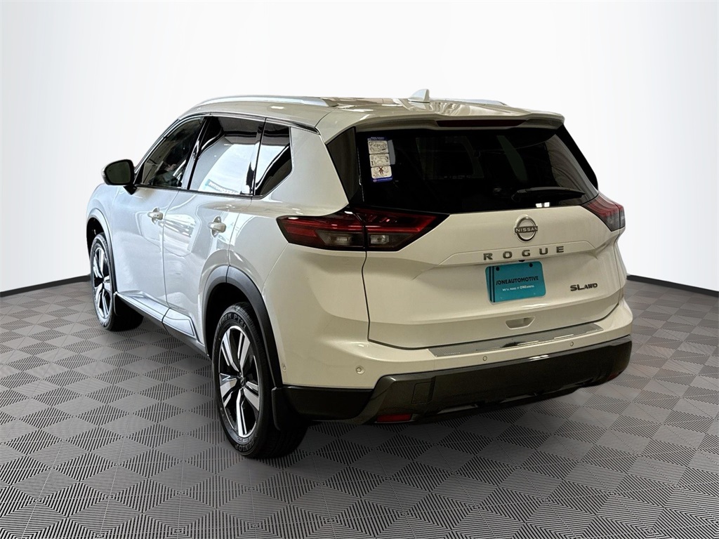 2025 Nissan Rogue SL photo 12