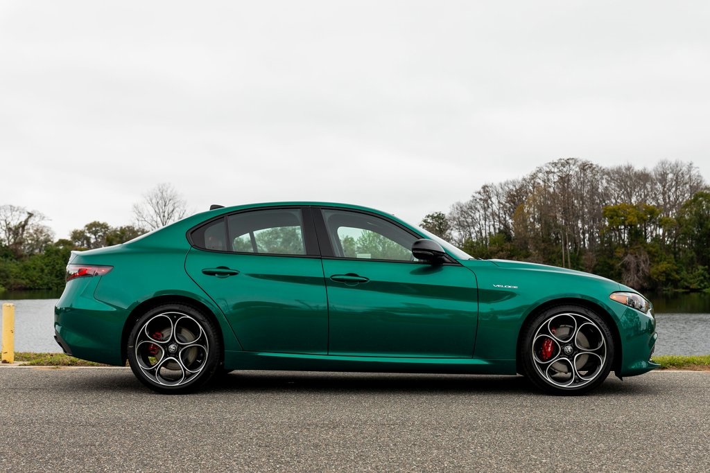 2025 Alfa Romeo Giulia Base photo 2