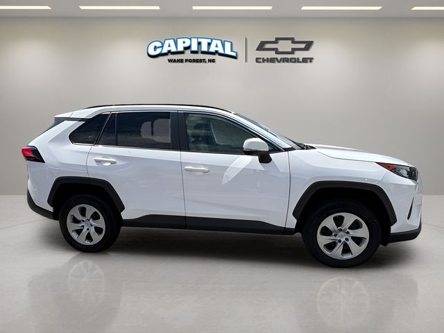 2021 Toyota RAV4 LE photo 2