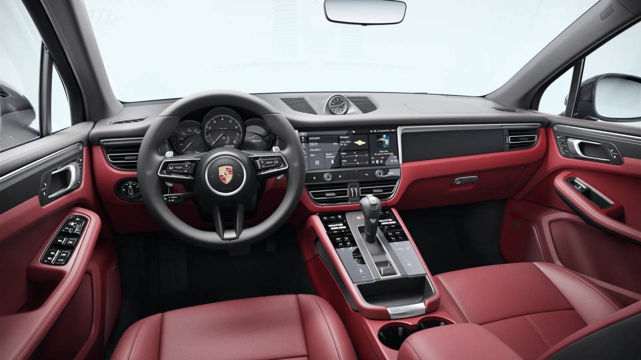 2026 Porsche Macan T photo 9