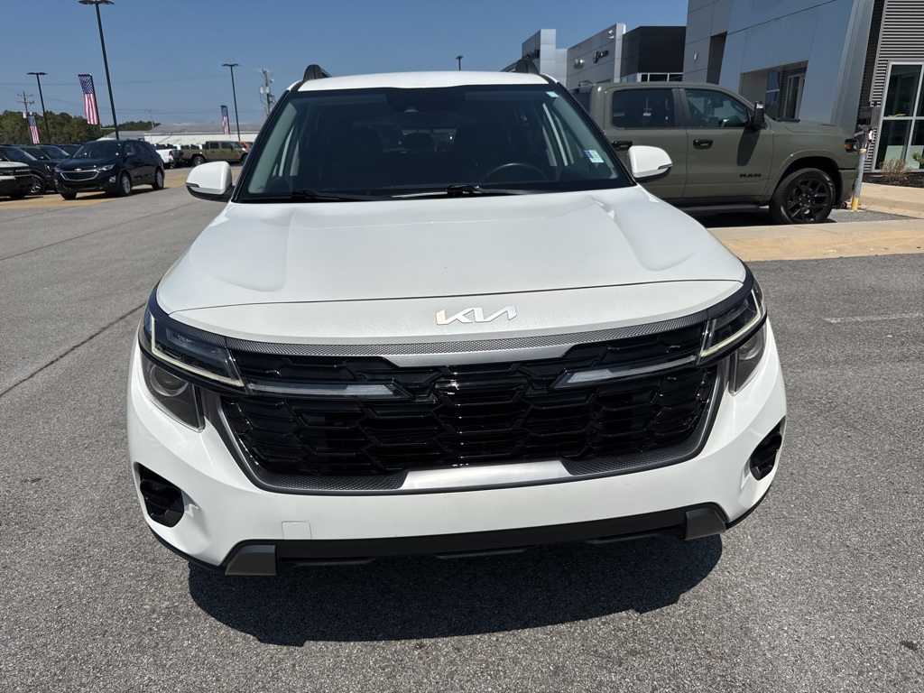 2024 Kia Seltos X-Line photo 3