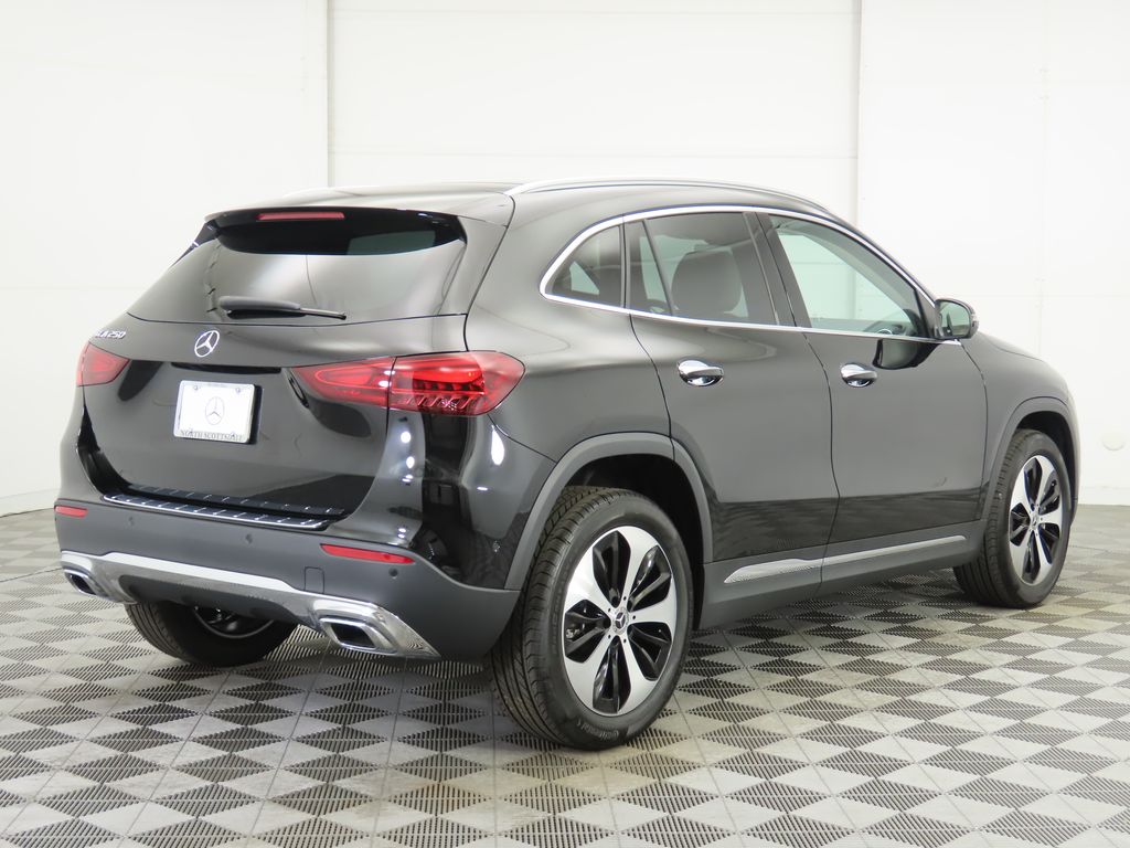 2026 Mercedes Benz GLA 250 photo 4