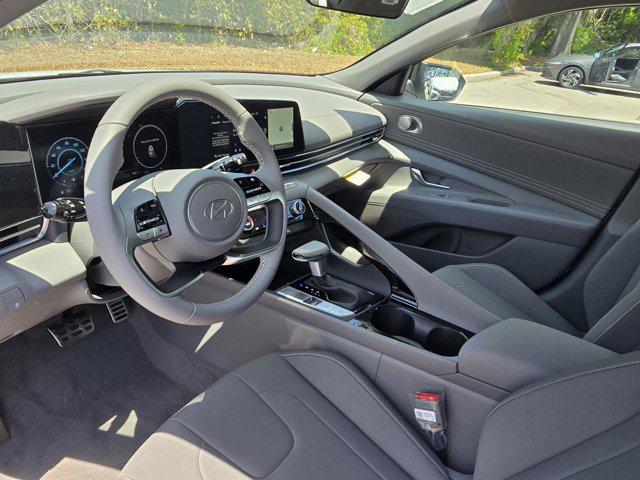 2025 Hyundai Elantra Hybrid SEL Sport photo 13