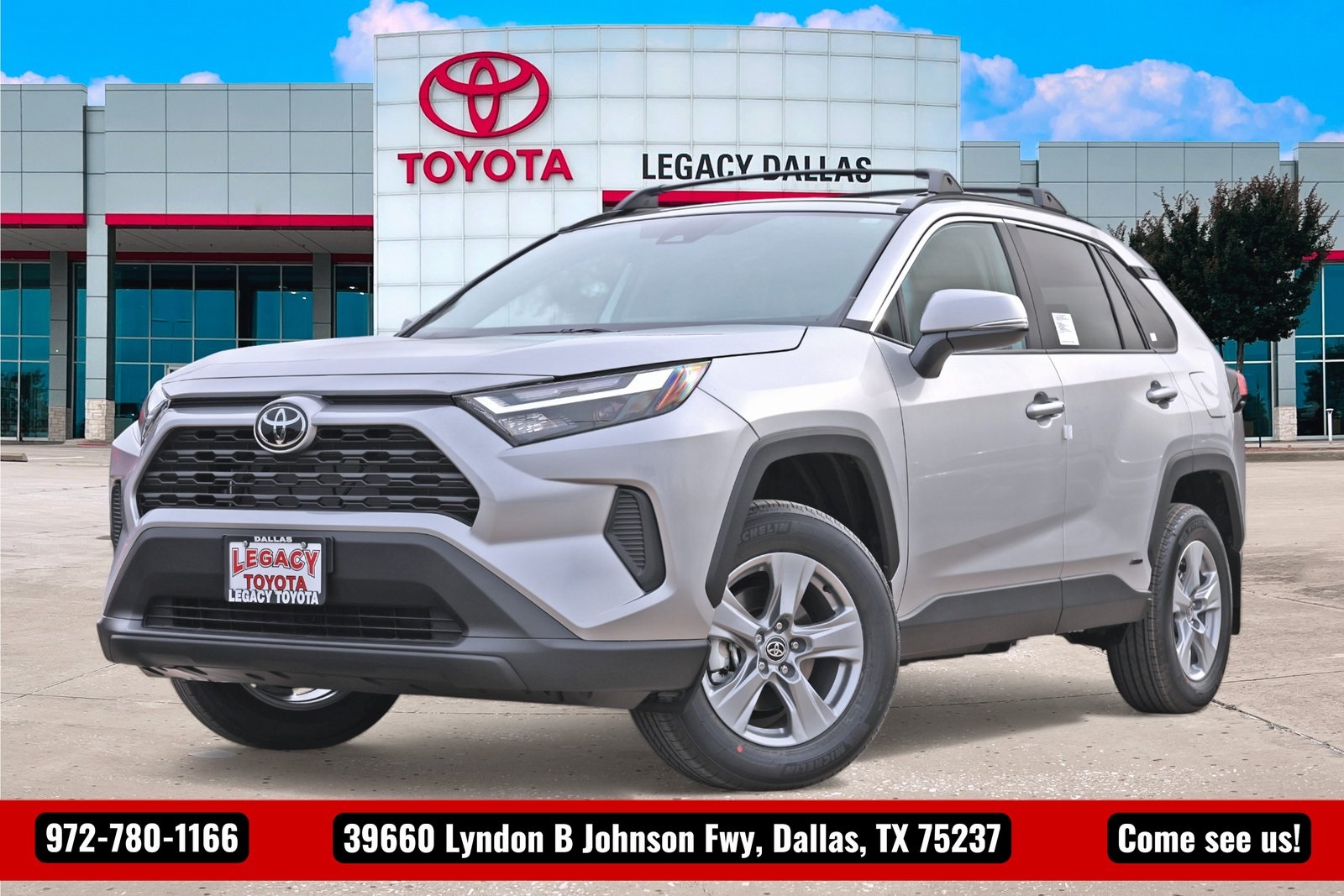 2025 Toyota RAV4 XLE's photo