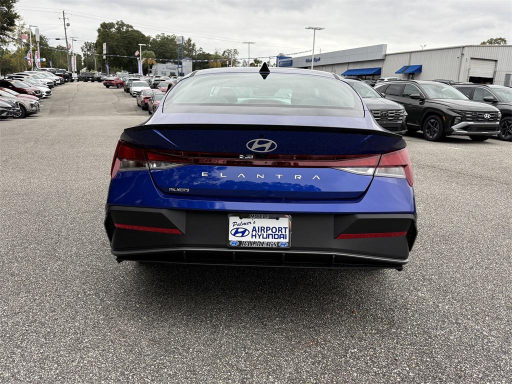 2026 Hyundai Elantra SEL Sport photo 4