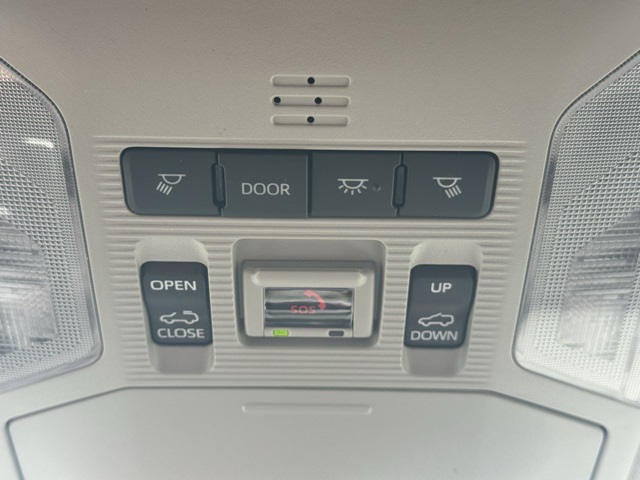 2025 Toyota RAV4 XLE photo 27