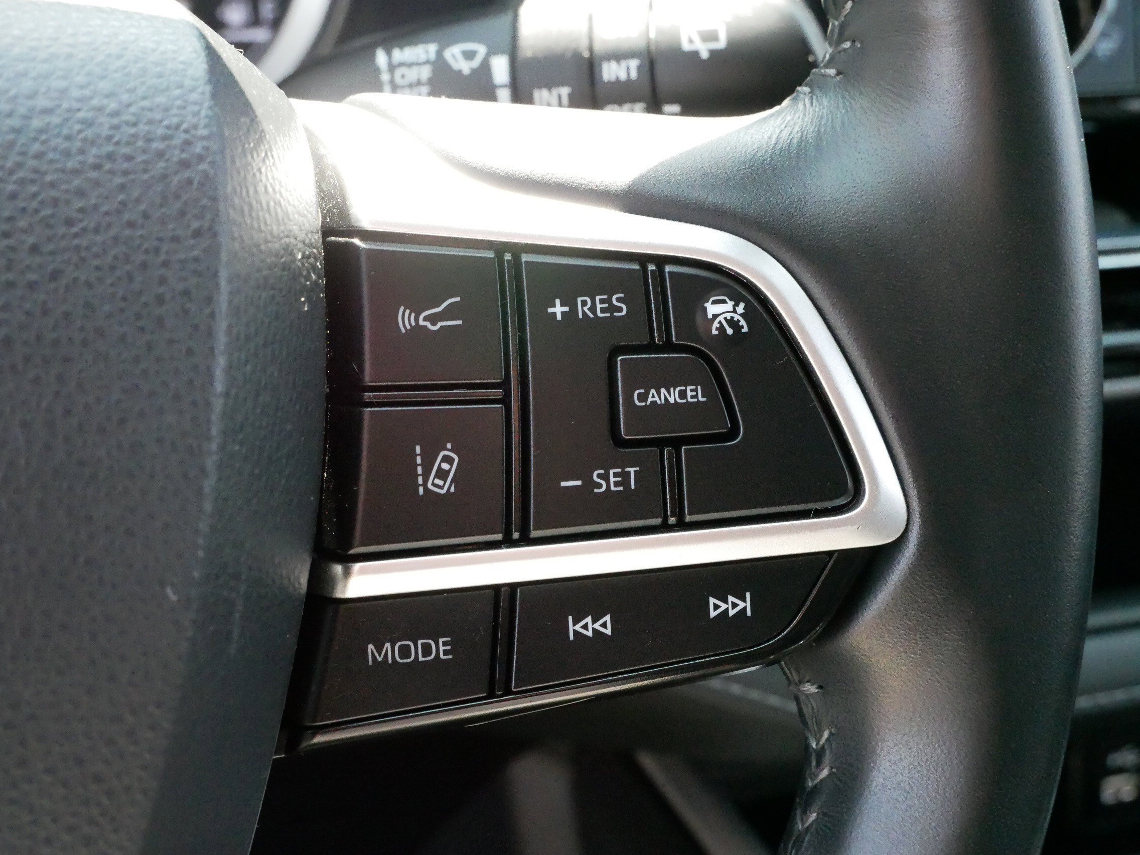 2022 Toyota Highlander XLE photo 25