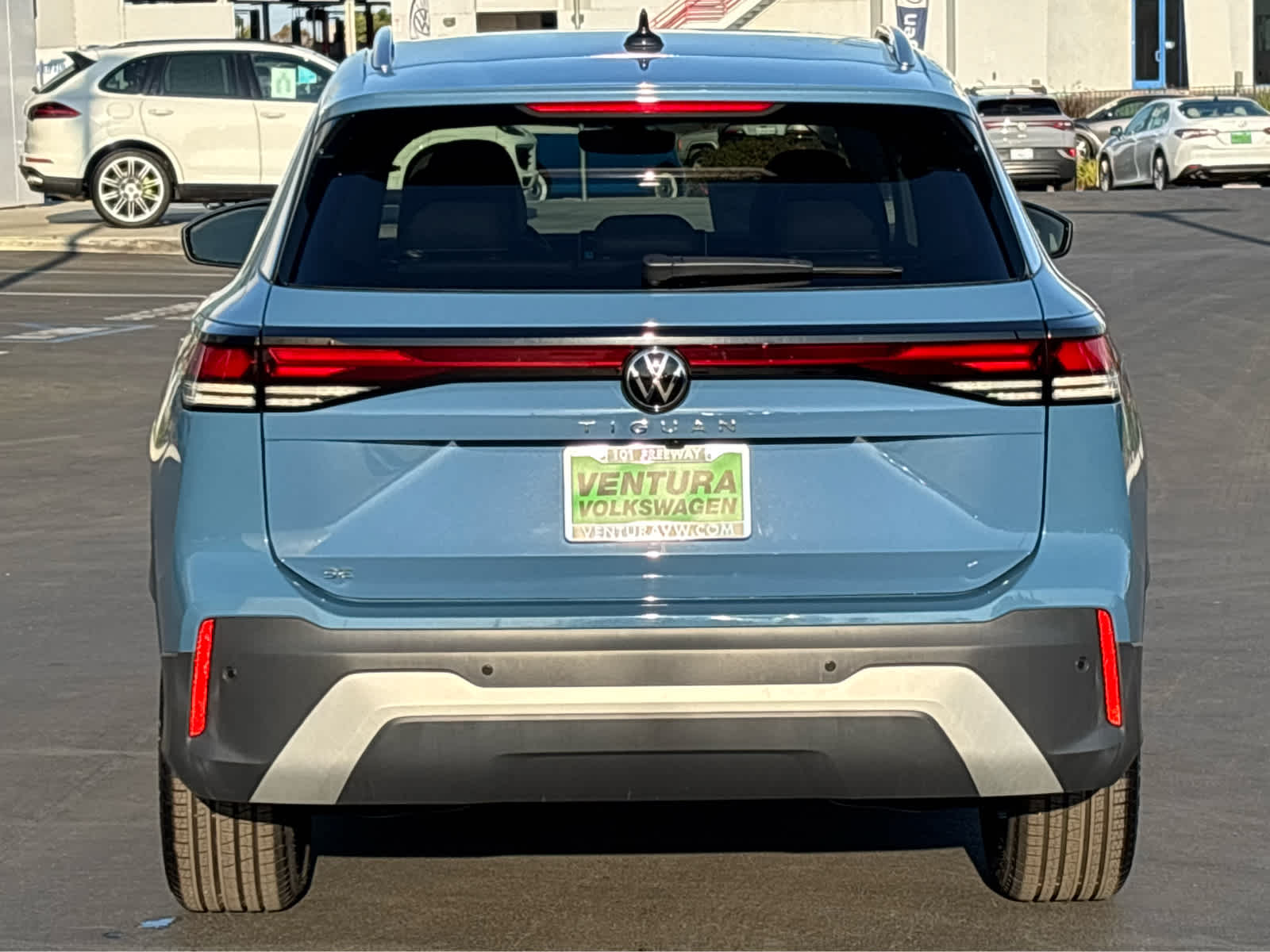 2025 Volkswagen Tiguan SE photo 4