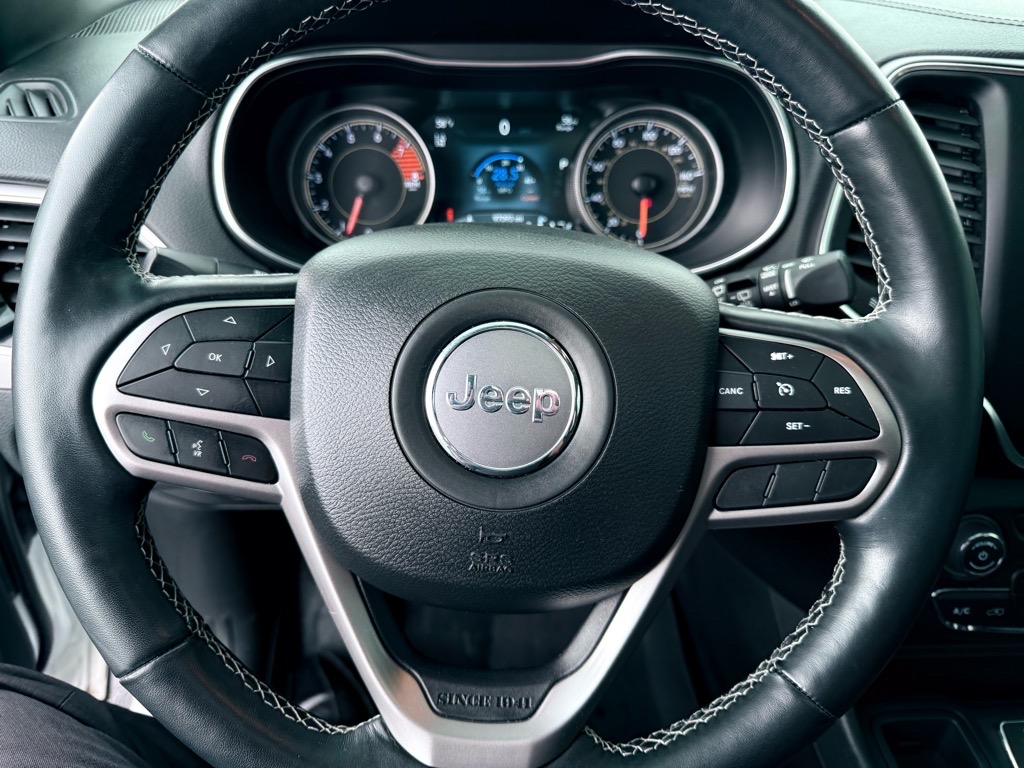 2021 Jeep Cherokee 80th Anniversary Edition photo 17
