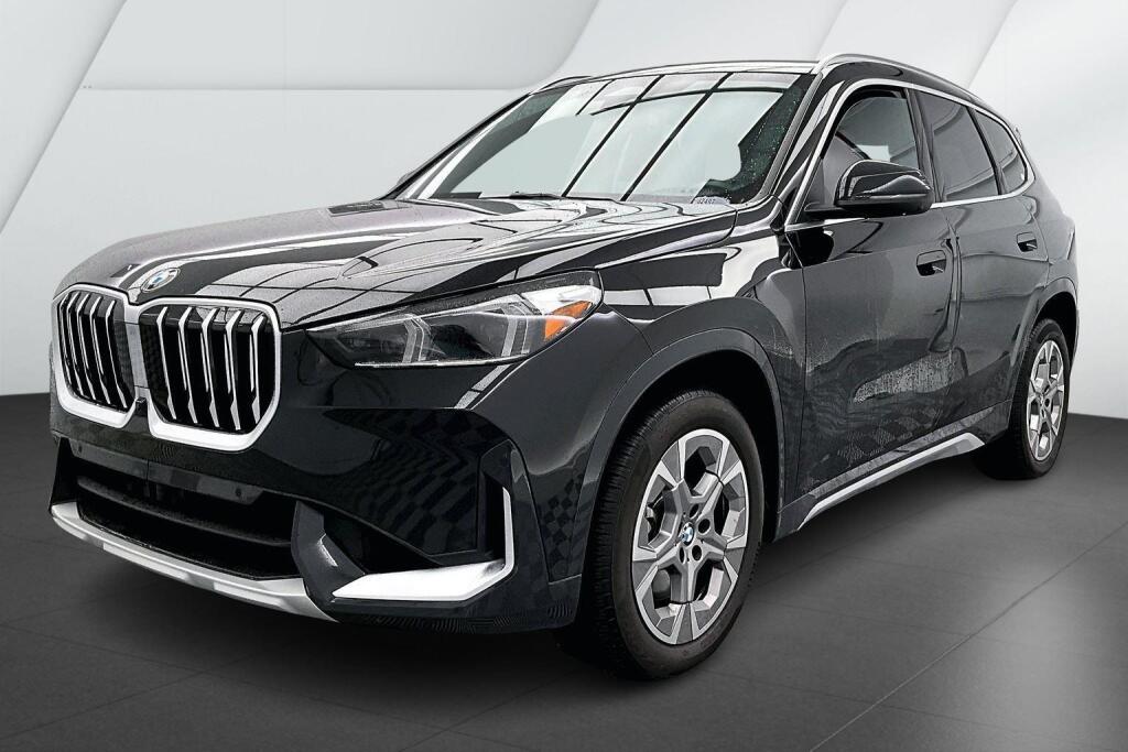 2025 BMW X1 28i's photo