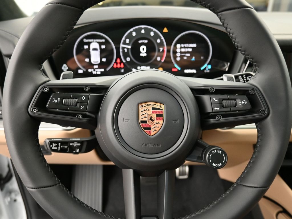 2026 Porsche Cayenne GTS photo 20