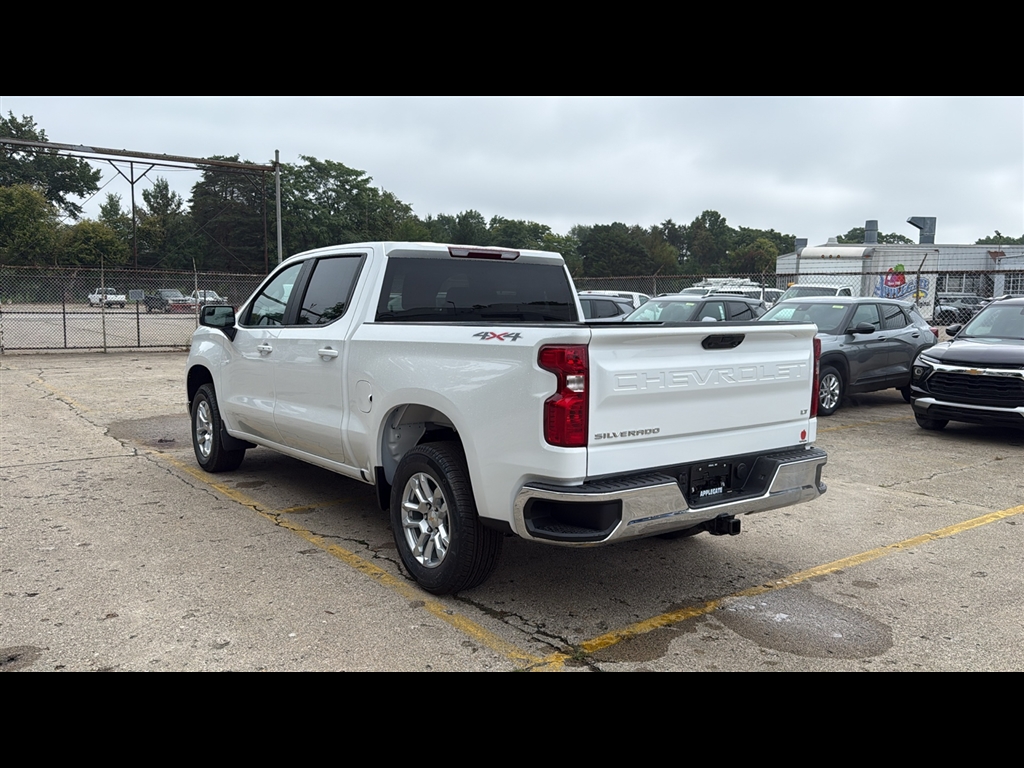 2026 Chevrolet Silverado 1500 LT photo 3