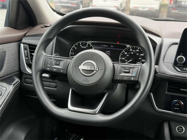 2023 Nissan Rogue SV photo 13