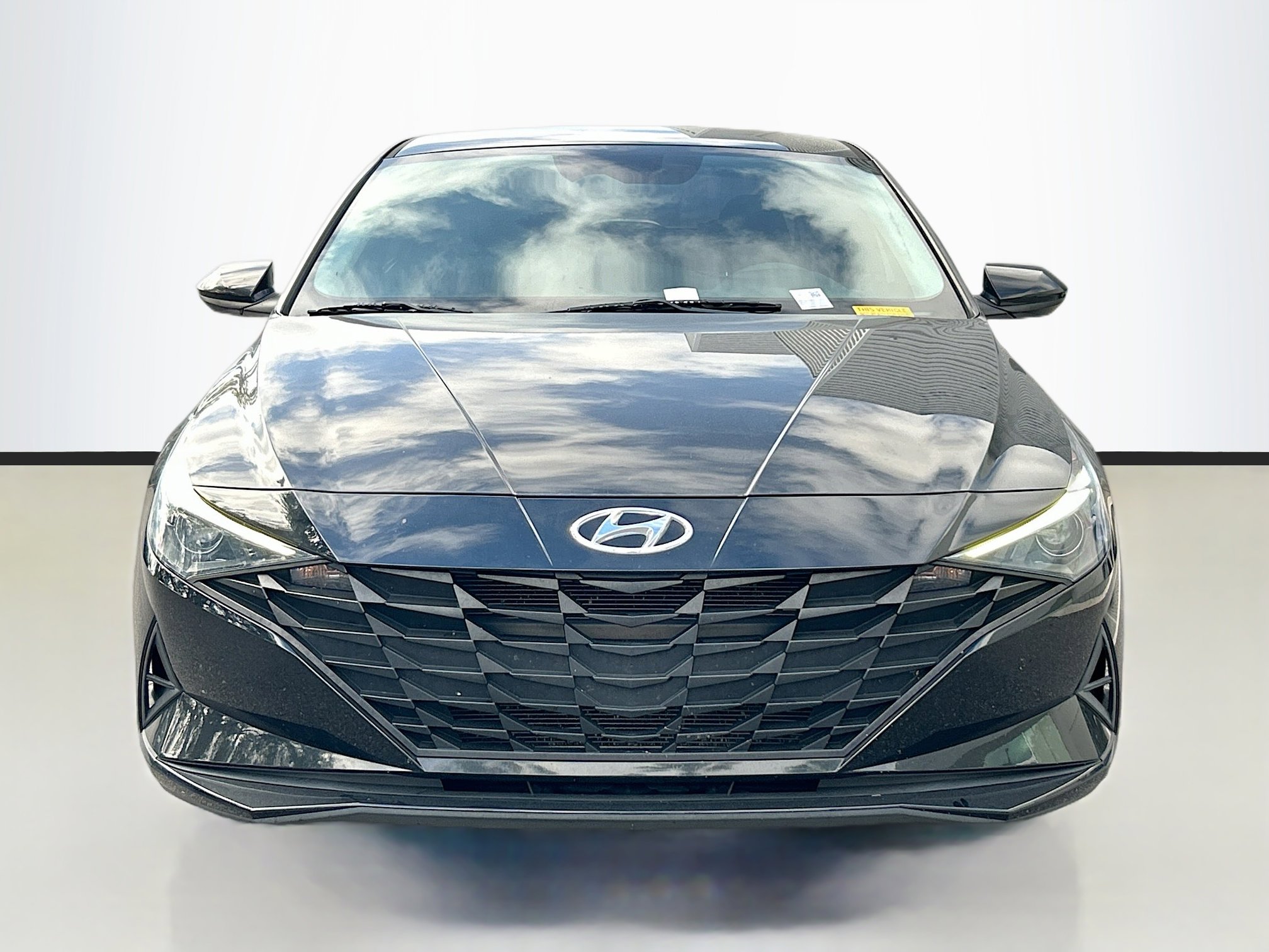2022 Hyundai Elantra SEL photo 2