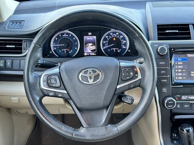 2017 Toyota Camry XLE photo 12