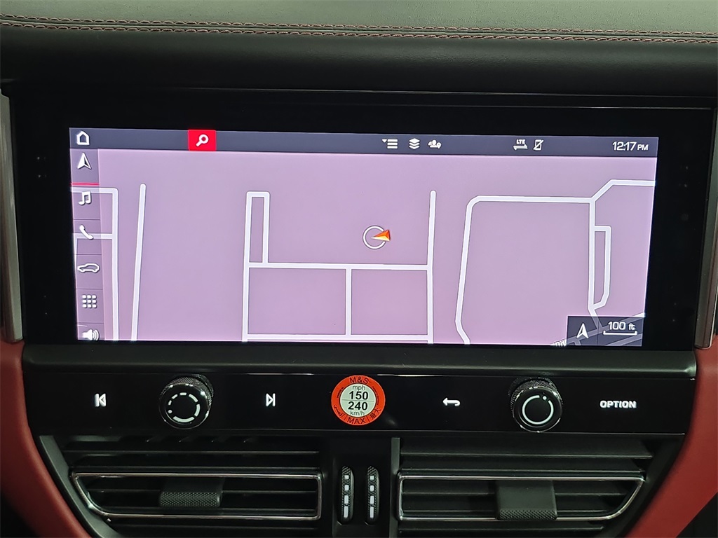 2023 Porsche Macan T photo 17