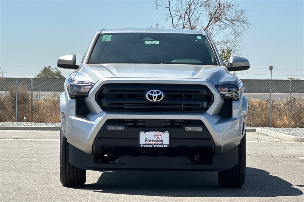 2025 Toyota Tacoma SR5 4x4 Double Cab photo 9