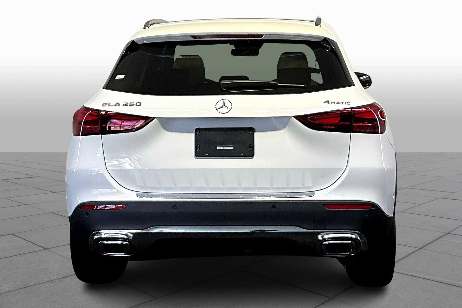 2025 Mercedes Benz GLA 250 4MATIC photo 4