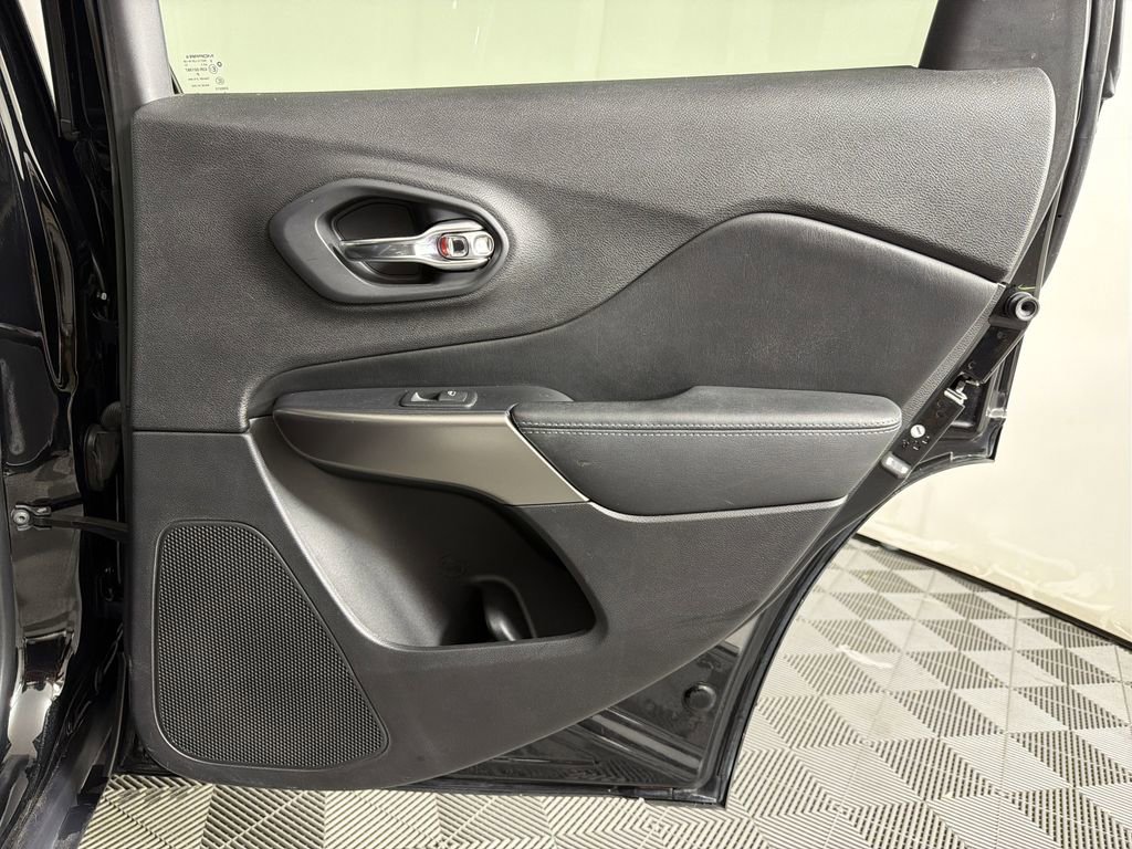 2020 Jeep Cherokee Latitude photo 14