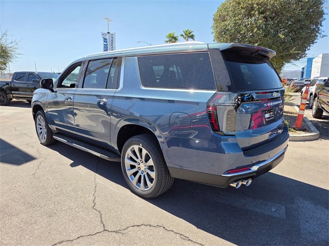 2025 Chevrolet Suburban Premier photo 2
