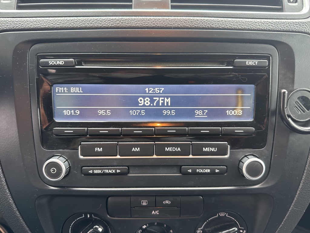 2013 Volkswagen Jetta 2.0 Base photo 29