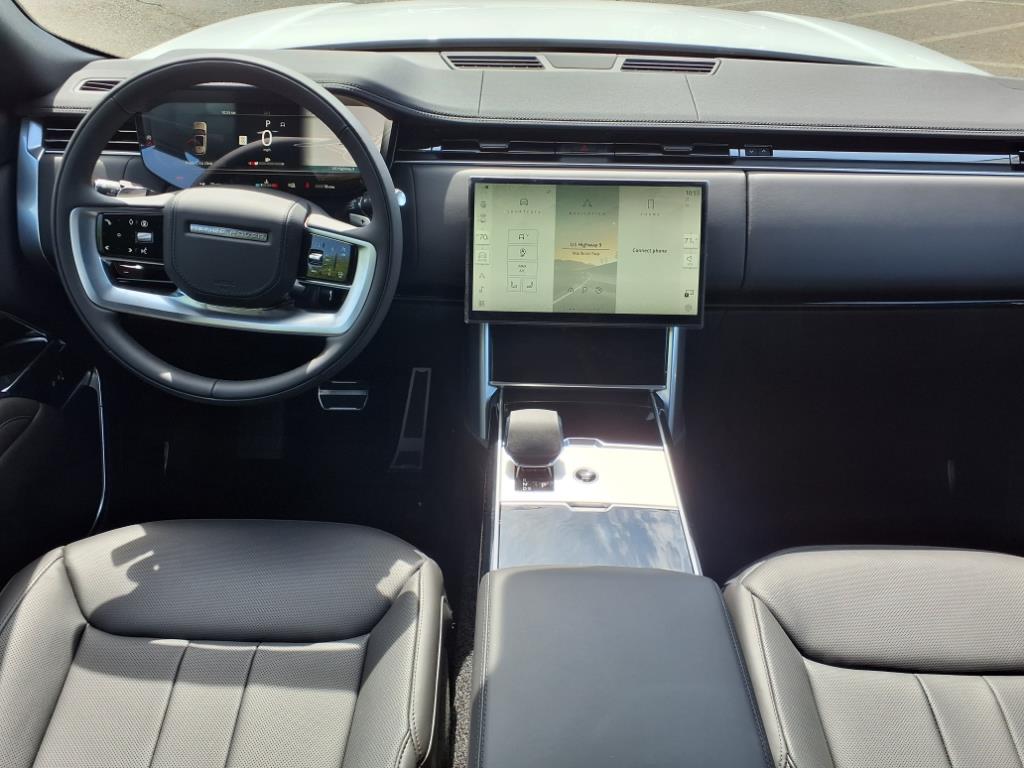 2025 Land Rover Range Rover SE photo 2