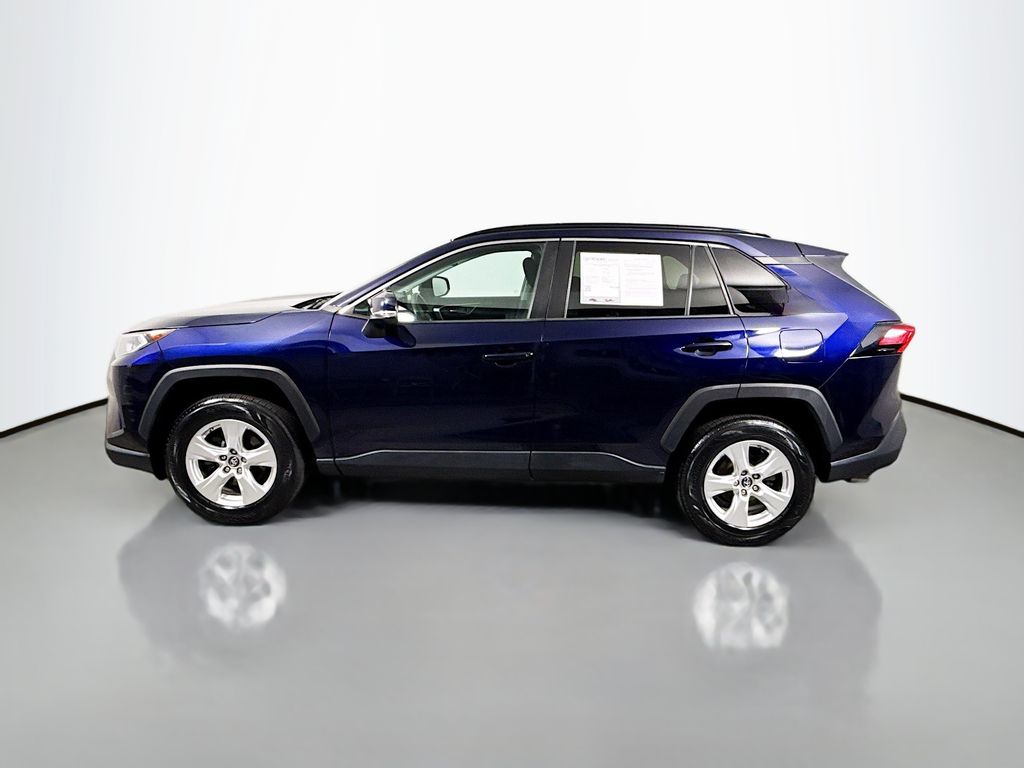 2019 Toyota RAV4 XLE photo 4