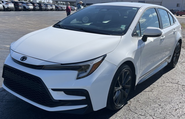 2024 Toyota Corolla SE photo 2
