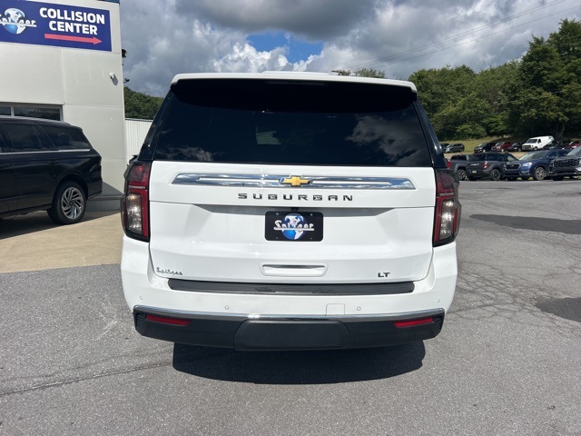 2023 Chevrolet Suburban LT photo 5