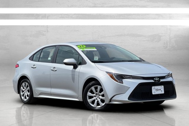 2021 Toyota Corolla LE photo 2