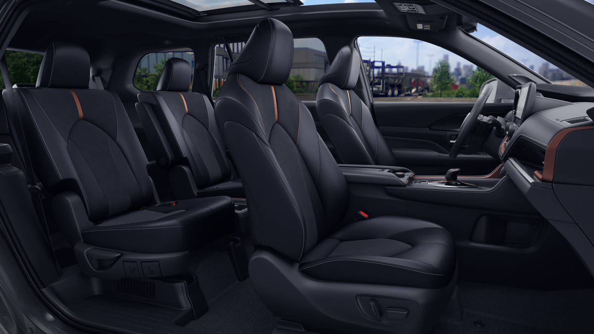 2026 Toyota Grand Highlander Hybrid MAX Platinum AWD photo 9