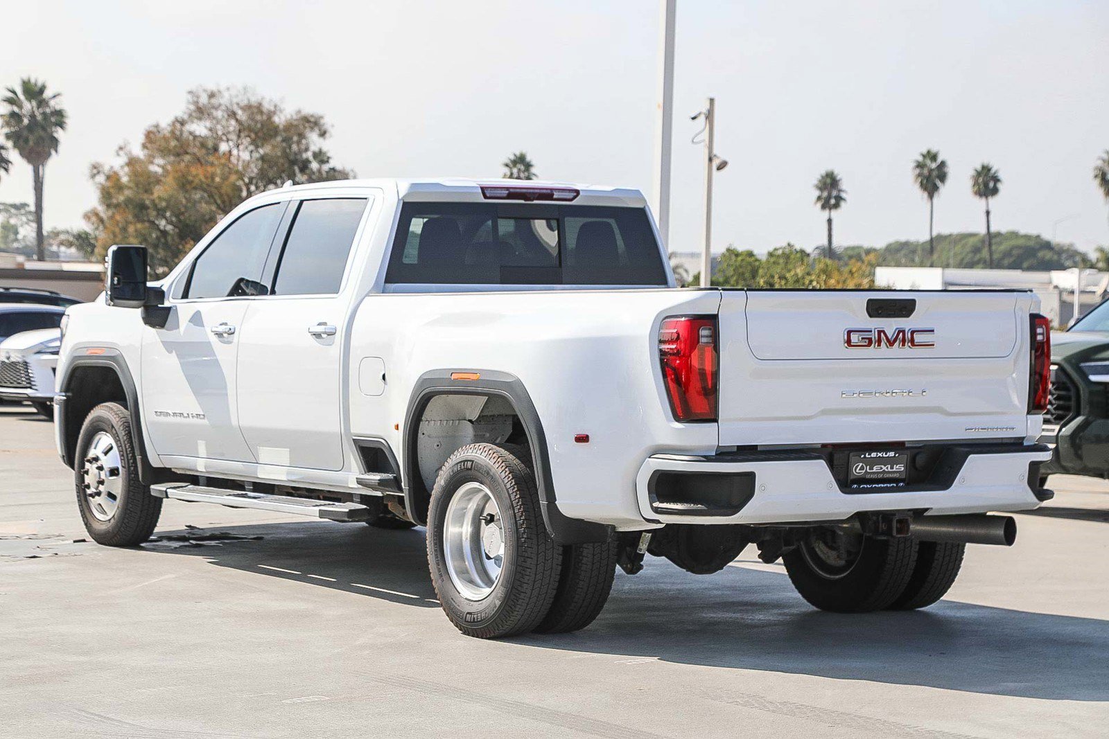 2024 Gmc Sierra HD Denali photo 2