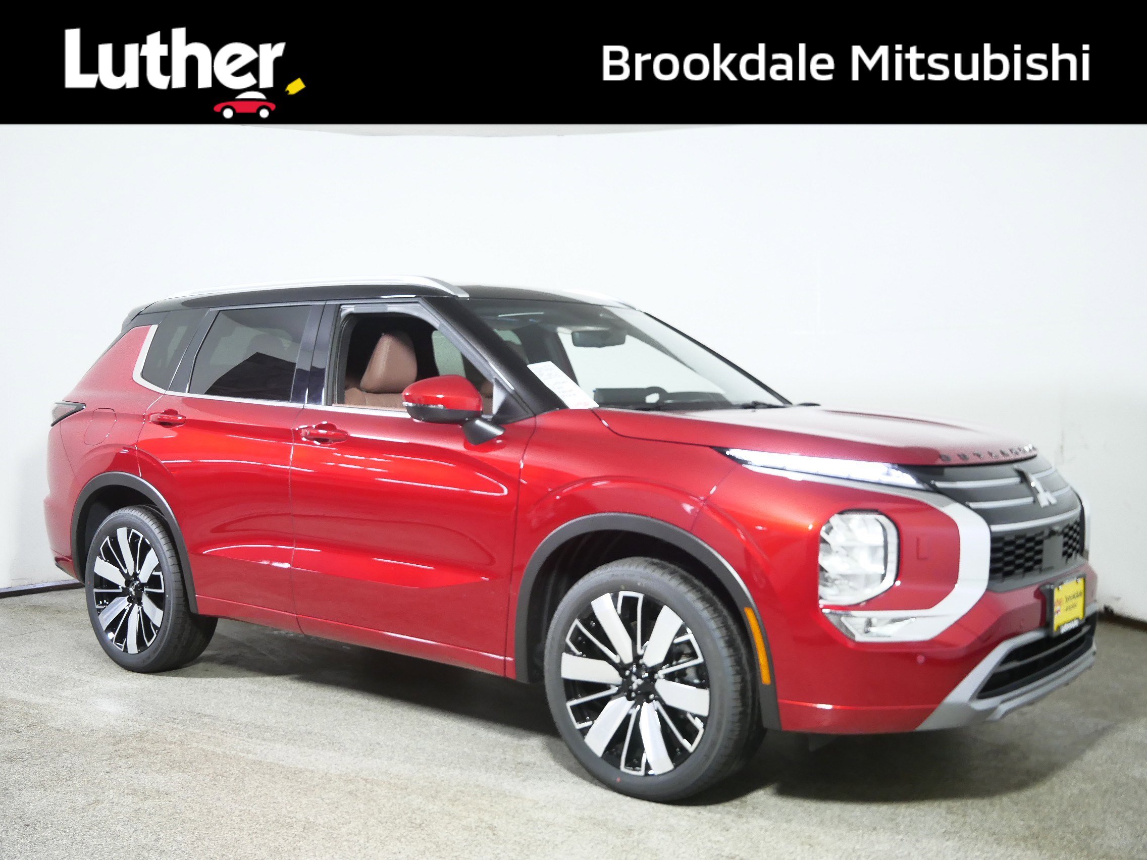 2025 Mitsubishi Outlander SEL's photo