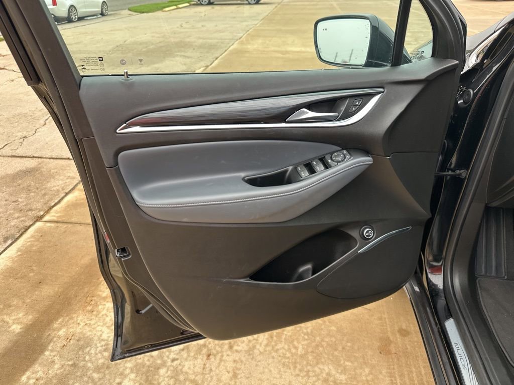 2023 Buick Enclave Essence photo 5
