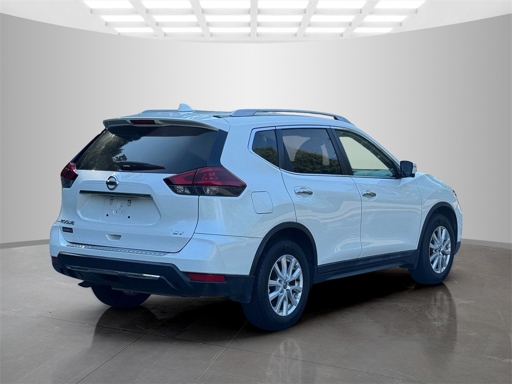 2018 Nissan Rogue SV photo 8