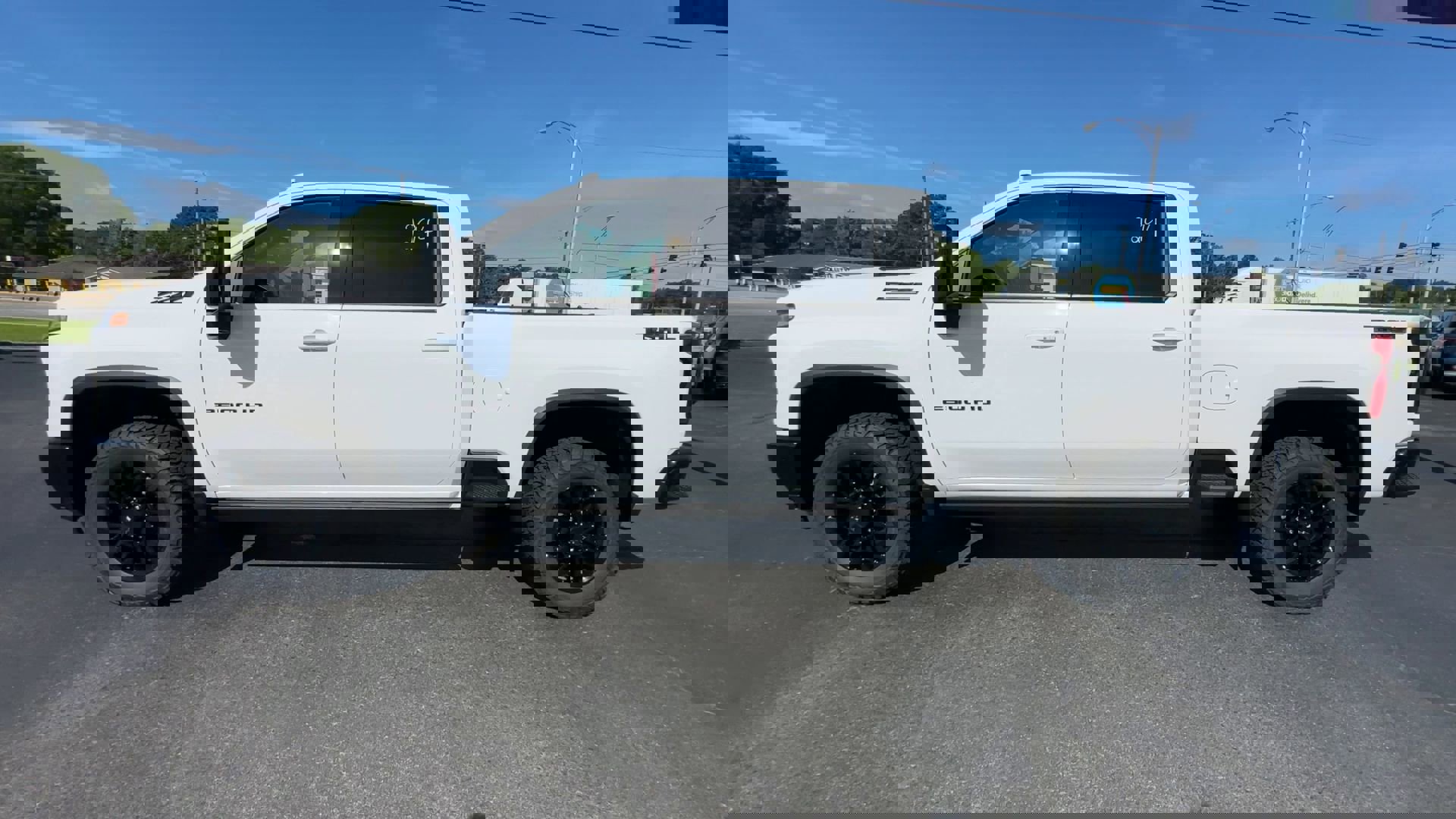 2025 Chevrolet Silverado 2500HD LTZ photo 4