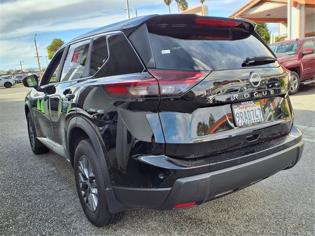 2025 Nissan Rogue S photo 3