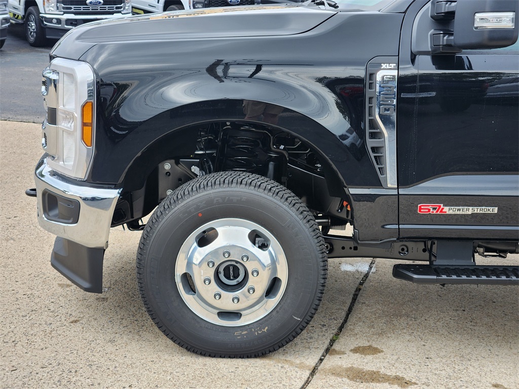 2026 Ford F-350 photo 5