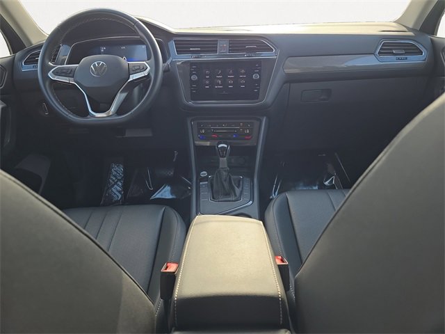 2023 Volkswagen Tiguan SE photo 3